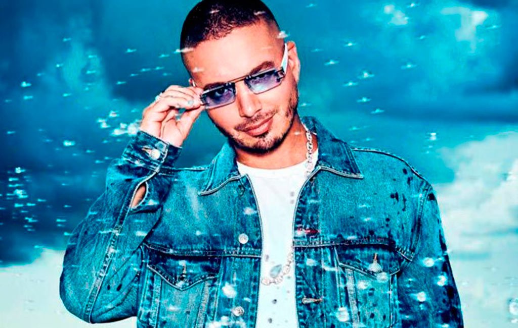LatinMapsTV's tweet photo. ¡J Balvin podría hacer historia en los Grammys anglo! 😍💖 Para nadie es un secreto que J Balvin es uno de los artistas más importantes del momento en todo el mundo. 😘❤️ Lo que ha logrado en 2018 ha sido realmente espectacular. 🥰 Ver más ➡️ https://t.co/uBZsBTuSt9 https://t.co/J1jYz4RMHD