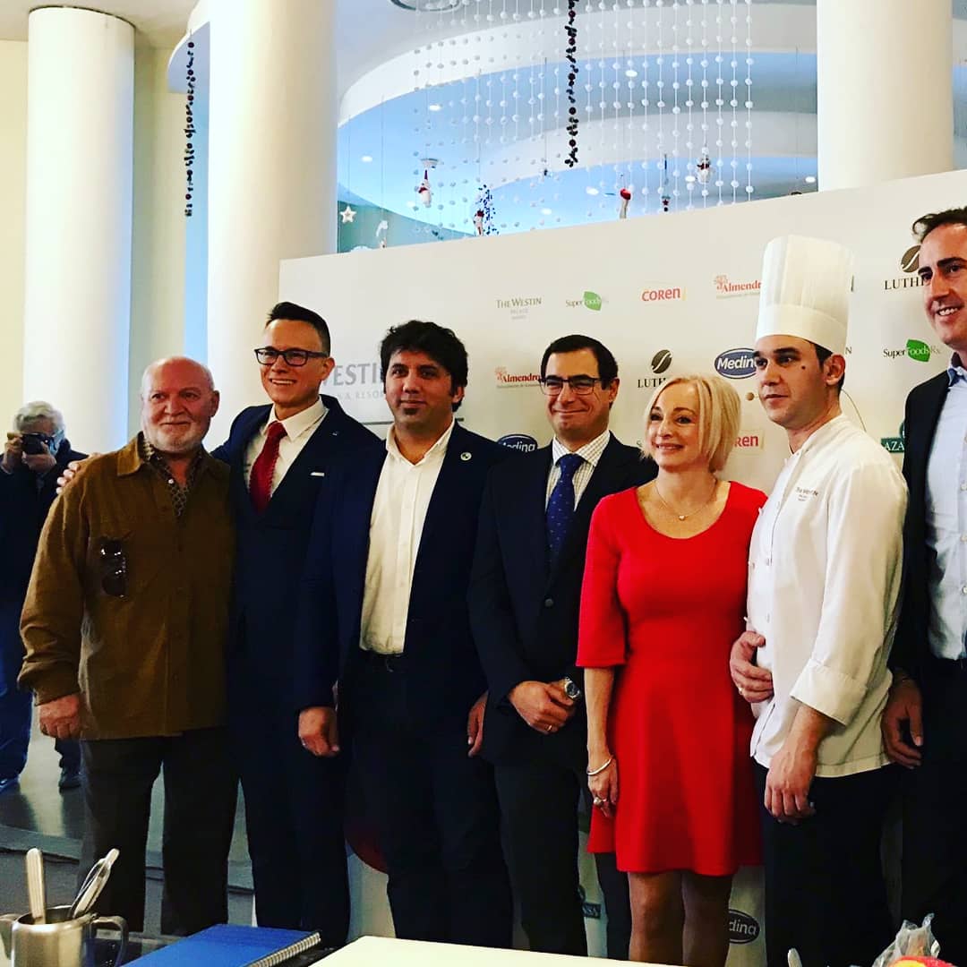 pilarcarrizosa's tweet photo. Presentación menú #Navidadsaludable 2018 #PalomaGarcía
#thewestinpalacemadrid #Food #cocina #superfood #spain #luthieracademy #coren #azaconsa #Nutstime #elalmendro #foodies #saludable #paradyse #meals https://t.co/bI3muvNCew