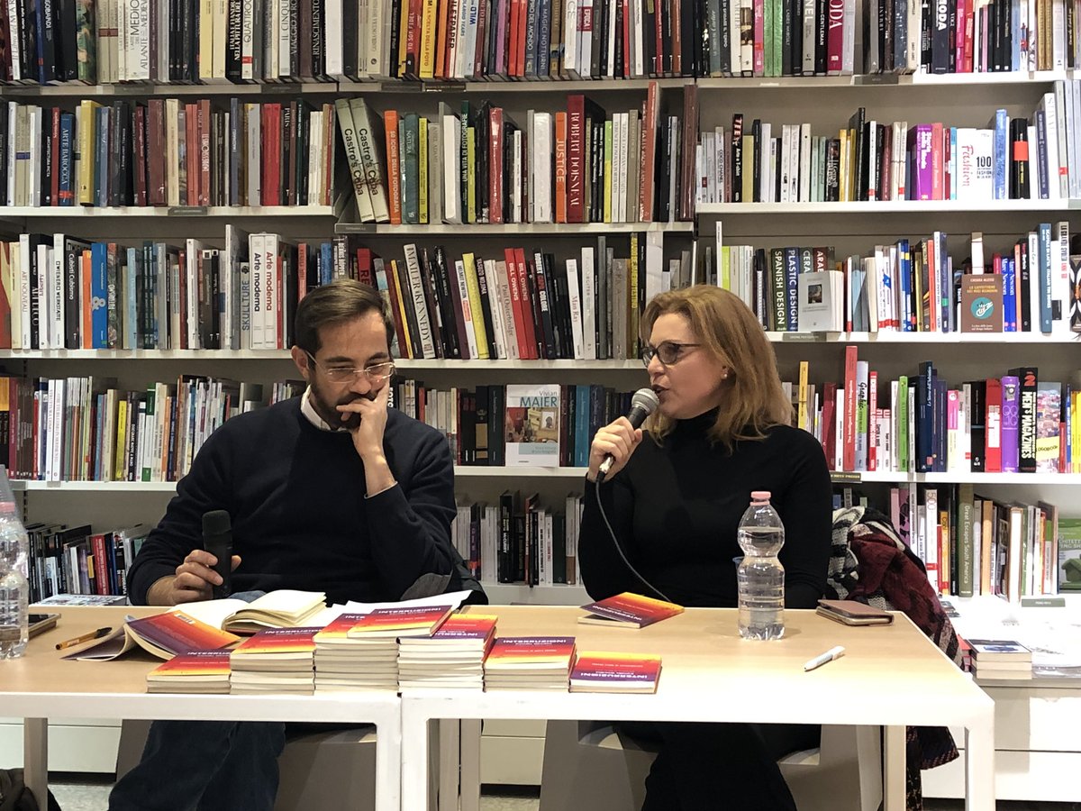 Grazie <a href="/CamillaGhedini/">Camilla Ghedini</a> che ci invita a sfatare alcuni miti e a pensare alla morte non come a un torto che ci viene fatto, ma come ad un fatto naturale, parlando con naturalezza di eventi drammatici, ma che possono succedere a tutti #interruzioni <a href="/libraccio/">il libraccio</a>