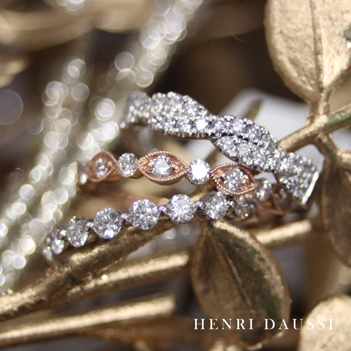 Henri_Daussi's tweet photo. Our bands are the perfect gift for her. 
#Monday #Monslay #holiday2018
https://t.co/R7ILDrKF2j https://t.co/olYdOHsxdJ