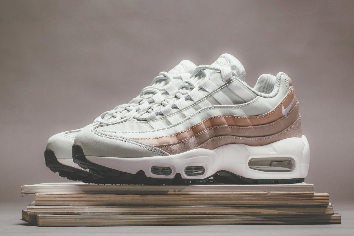 nike air max 95 moon particle