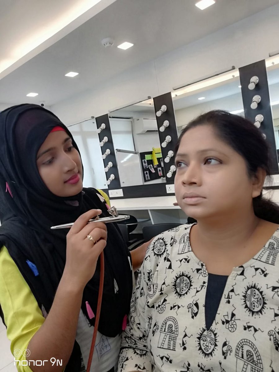 ArtistMafija's tweet photo. At Kalkata Makeup Studio Training Center  

Where I done my Airbrush Makeup as well as HD Makeup  by the excellent trainers.
        ❤💞 Alhumdulilah💞❤ https://t.co/0JFtMrVhO7