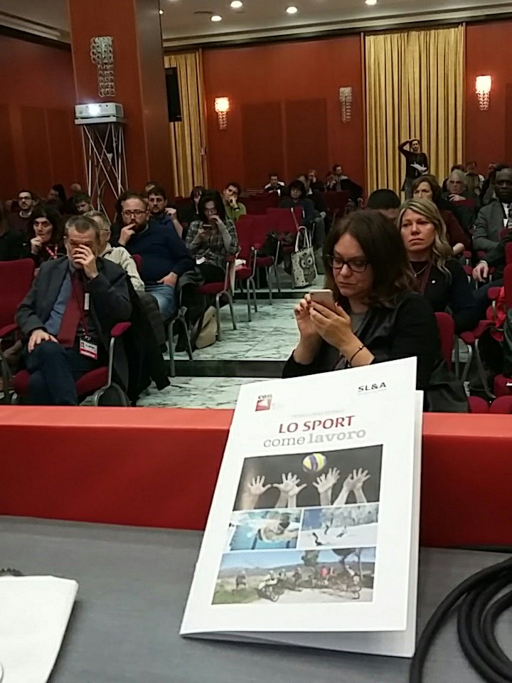 È una bella soddisfazione presentare oggi il nostro lavoro al congresso NIdiL cgil grazie #luciaanile #silviasimoncini #claudiotreves <a href="/MiVa_didire/">Michela Valentini</a> <a href="/claudioTreves/">Claudio Treves</a> <a href="/simoncini/">Marina Simoncini</a>