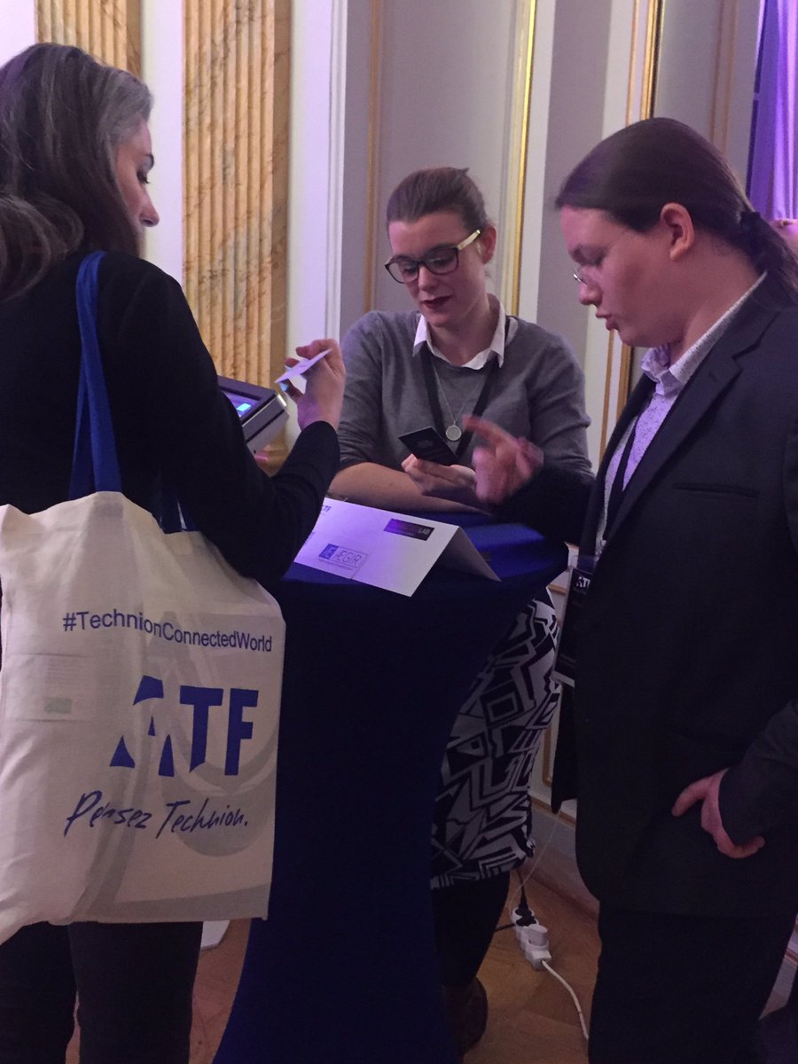 LesPrem1eres's tweet image. @Aegir et @INOUId_IoT deux projets IT de l’incubateur @LesPremieresAra au #ConnectedLab du @Technion_France ! Pour les retrouver sur internet : aegir-ingenierie.fr et inouid.com !