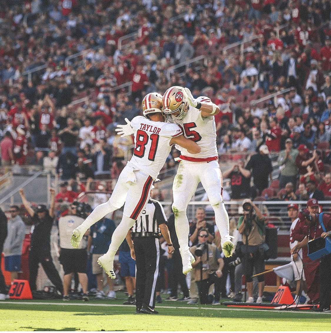 Trent5Taylor's tweet photo. Make sure y’all vote the right guy in for the #ProbowlVote! My brother @gkittle46 deserves it! https://t.co/2oHiA16E9c