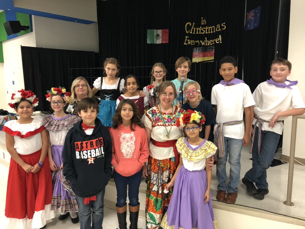 ramsey_lori's tweet image. Ready for Christmas around the World @LampasasTCE @LampasasISD @JessyeRenee_ @suncruiser08 @shelleykozma