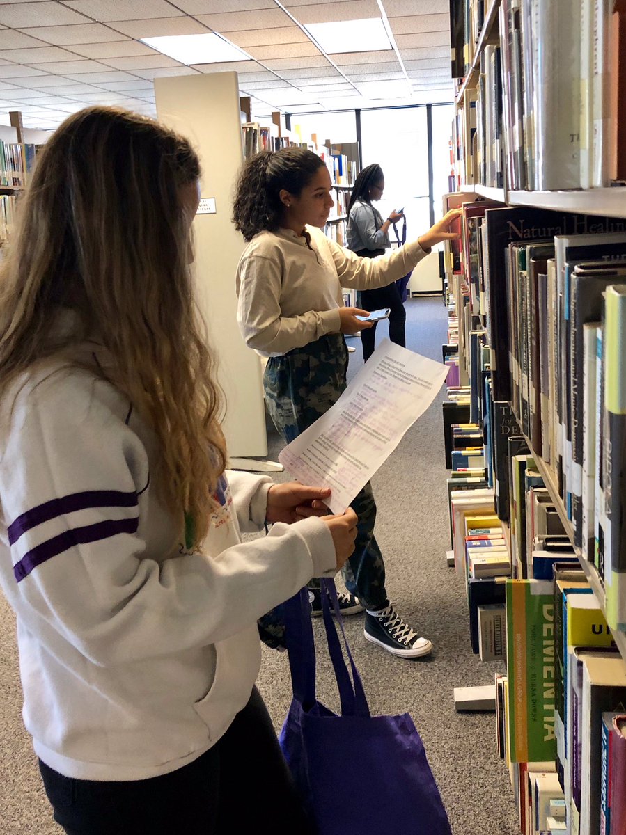 RHS IB students finding resources for their extended essays today at Montgomery College #TheRockvilleWay