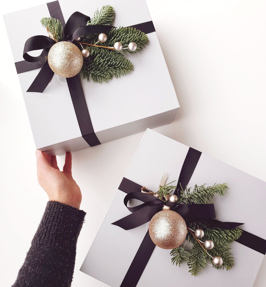 amesandoates's tweet photo. The countdown has begun. 14 days until #Christmas !🤗 🌟🎄
#holidayparty #holidaystyle #makersmonday https://t.co/YHd5GZdeWZ