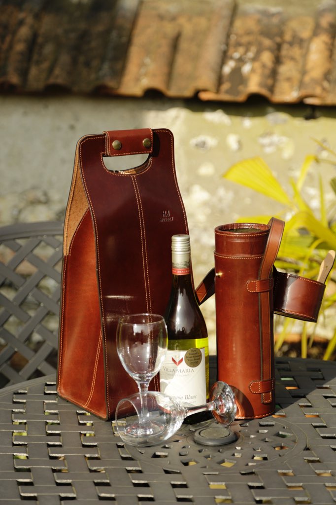 SportarmLtd's tweet photo. Xmas Gift Idea Day 10 The finest hand made leather goods made by HJ Hussey exclusive to us @sportarm. Spoil your loved ones this year!! #leather #luxury #itsbeginningtolookalotlikechristmas #christmas #gift #shootingaccessories #fineleathergoods @ladyswood https://t.co/kckNhTuS0o