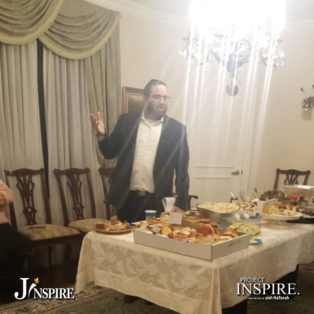 Jinspire_'s tweet photo. Last Week Jinspire Toronto hosted not one, but two Chanukah parties.

https://t.co/Tawx2vBuoB

#projectinspire #jinpisre #jinspiretoronto #inspiration #chanukah2018 #hannukah #chanukah #torah #donuts #latkes #fryfest https://t.co/xkrfMy3rEd