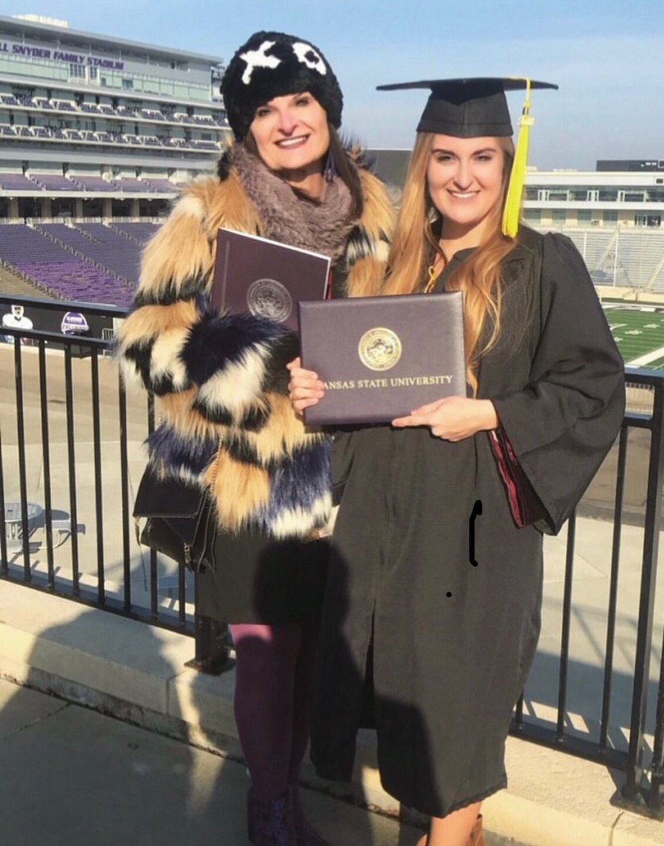juleskobbe's tweet photo. “Clear eyes, full hearts, can’t lose.” ⁦@huntwishartt⁩ 💜👩‍🎓😈 https://t.co/RjvobMDYsH