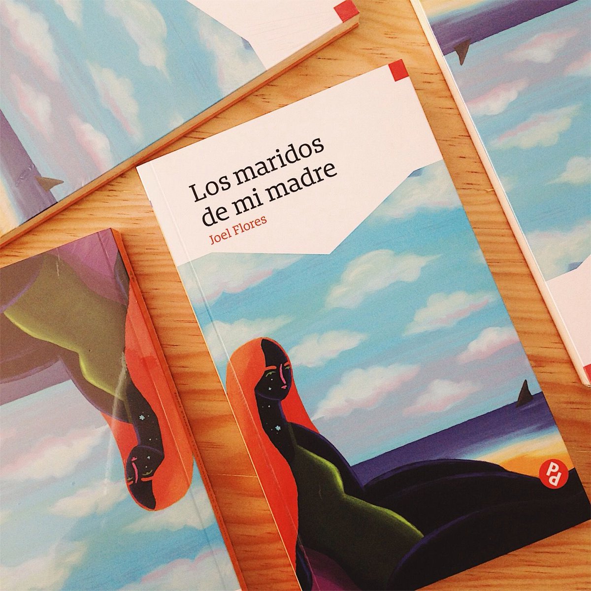 Eparaisoperdido's tweet photo. #Novedad2018
"Esto no es una gripa, dijo mi abuela en el camino.
Esto no es fiebre, respondió mi mamá.
Esto es más que una enfermedad, aclararon cada una de mis tías".
Búscalo en @Palindromocafe, @Cafeleeria, @elsotanolibros y nuestra librería en linea https://t.co/3bdY8VDDC1 https://t.co/l77ZIKbfSo