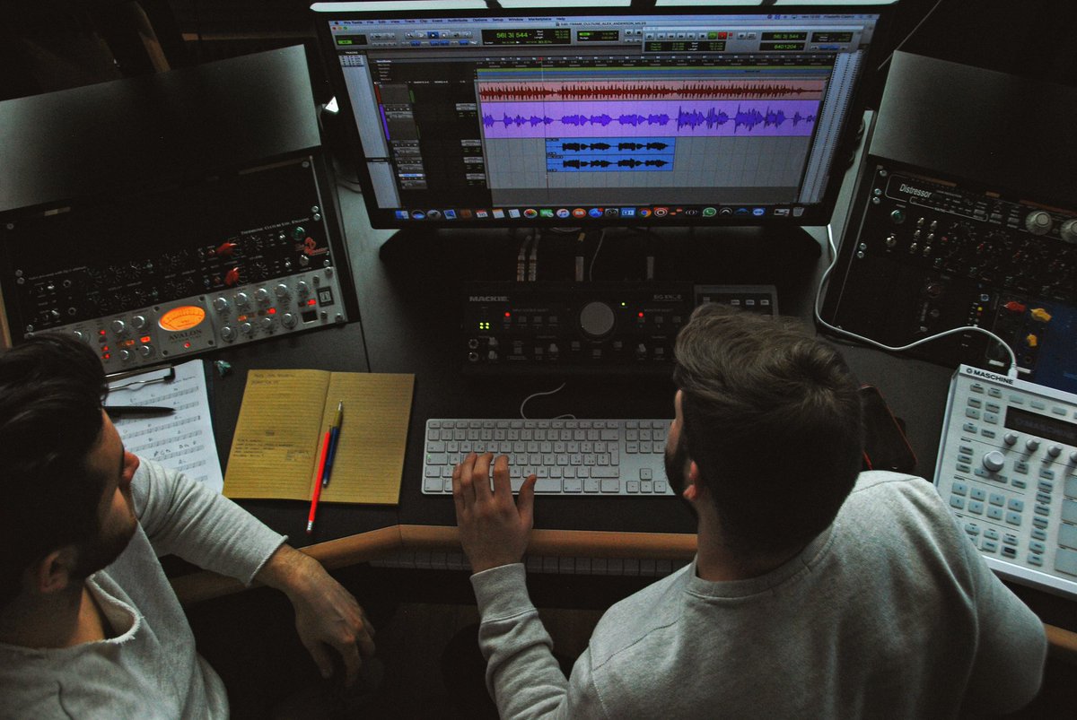 A new one just finished!🎙️
Who is ready?🤘🏽
#NewMusicAlert