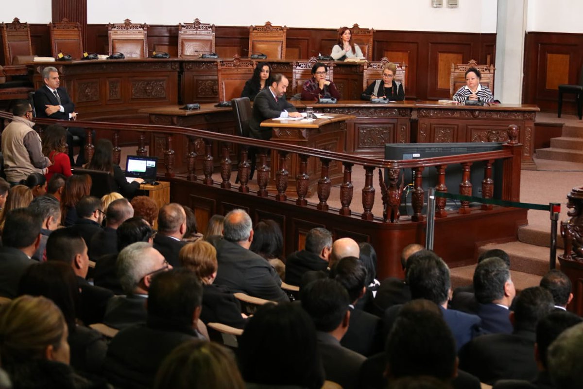 CoahCongreso's tweet photo. Esta mañana el Secretario de Inclusión y Desarrollo Social, José Inocencio Aguirre Willars arribó al Congreso del Estado para responder preguntas de las y los diputados con el objetivo de informar las acciones que se realizaron en este período. #TodasLasIdeasTodasLasVoces https://t.co/WtGy03hMdF