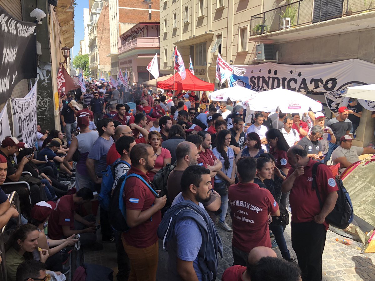 De acá no se va nadie !!! #UnidosPodemos