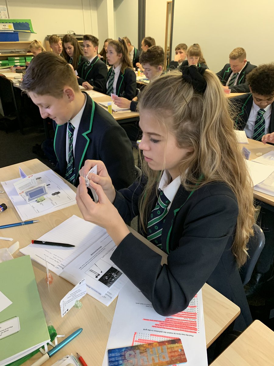 MissBinnsPE's tweet photo. Students not only enjoyed the task of inserting movement planes in to their jelly babies, they also enjoyed eating them after #inovativeteaching https://t.co/jN6giEqEoq