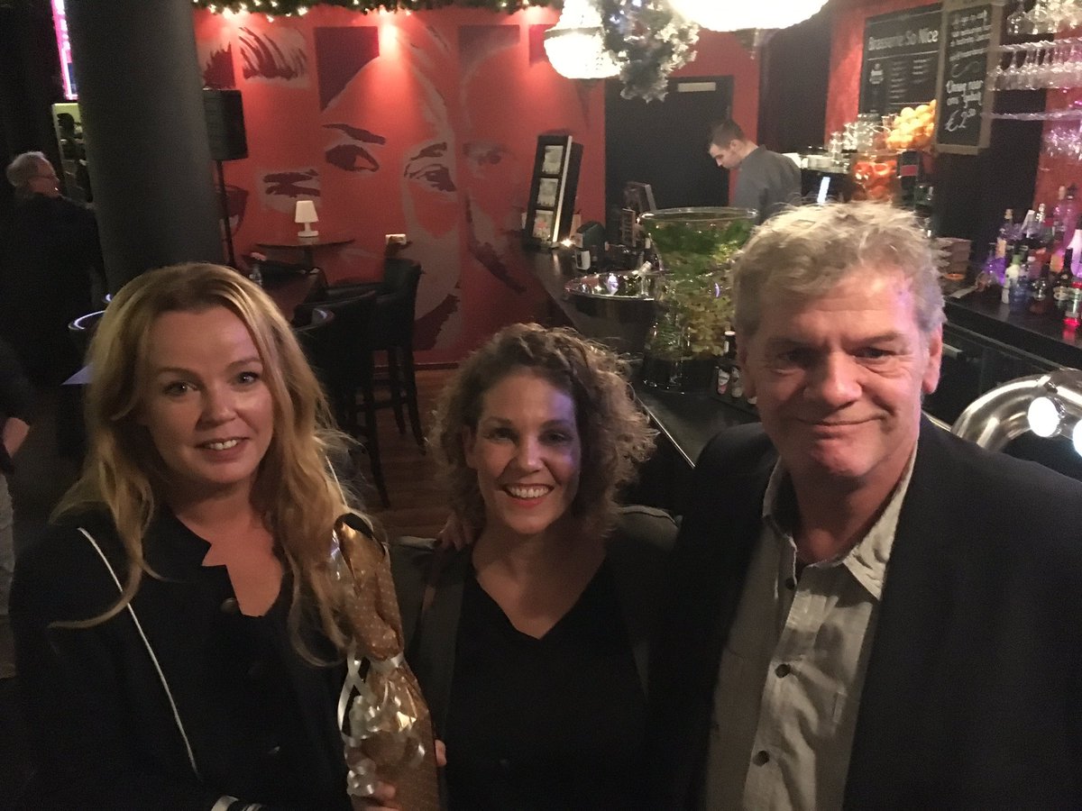EstherSpall's tweet photo. Whoohoo! Wijkracht genomineerd voor de persprijs @TubantiaHengelo vanwege ons positieve en waardevolle werk voor de samenleving. Sociaal werkers en vrijwilligers geweldige erkenning voor jullie harde werk! https://t.co/DSE8lsfGco