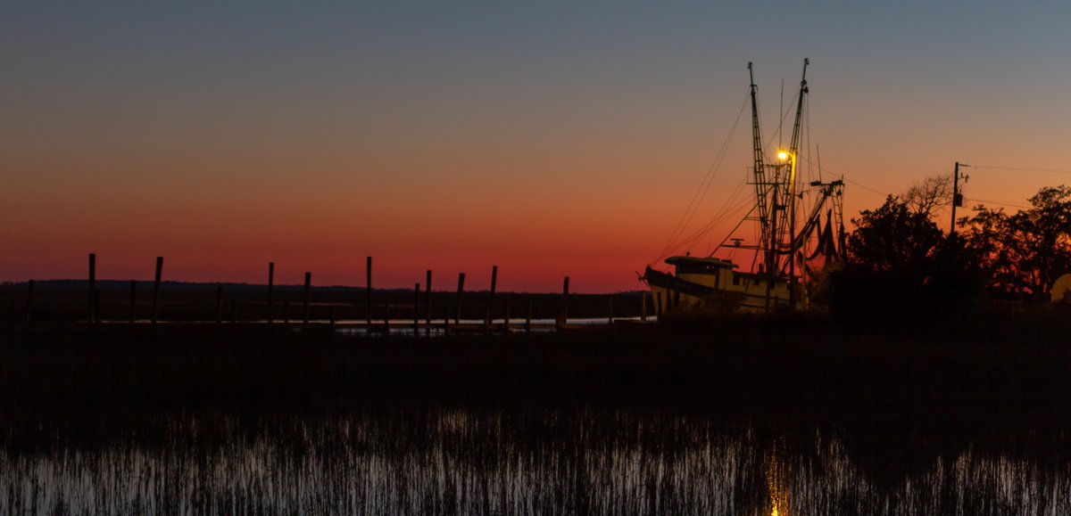 DanHardwickPhot's tweet photo. Final set of the Gay Fish Company and the #shrimp boat. another areas heavily used in the filimg of the Forst Gump Movie and home of the Shrimp Burger.

@VisitBeaufortSC @beaufortgazette @Discover_SC #sunset https://t.co/B3oylZy8Ra