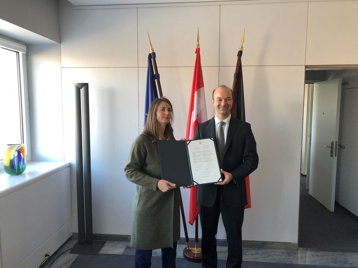 NRCan's tweet photo. Canada reaches major milestone in becoming an official @IRENA member in early 2019 and is committed to promoting the use of #RenewableEnergy to support our transition to a sustainable #energy future. Learn more about IRENA’s mission here → https://t.co/eMuzvIAydn https://t.co/xNAAj2eqRf