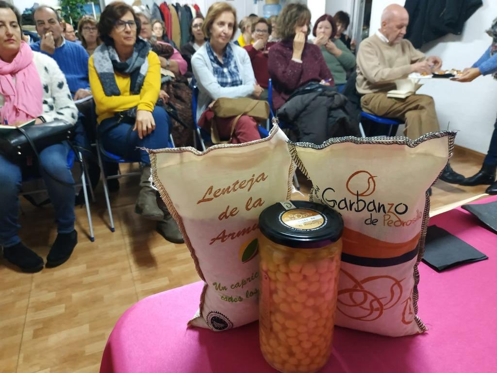 💃🏽💃🏽💃🏽💃🏽 Seguimos con la #semanalegumbres. Hoy acercamos la cultura de las legumbres de calidad certificadas a los barrios con @davidmonaguillo en <a href="/BarrioOesteZOES/">ZOES Asociación Barrio Oeste</a>