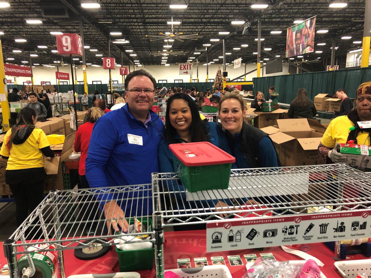 The Share Moving Media team had a great day helping <a href="/SamaritansPurse/">Samaritan's Purse</a> with their Operation Christmas Child program to send gifts to kids in Namibia and Ukraine! #tistheseason