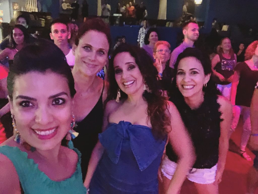 VillalobosErika's tweet photo. #PartyTime #Imperfectas
🌛🏖🌊😀💃💃💃
@accionwm @FiorellaMilla @alexandragrana @sandyllosab #ProgramaWeb #MamásViajeras #Felices https://t.co/9WrVKjIICJ