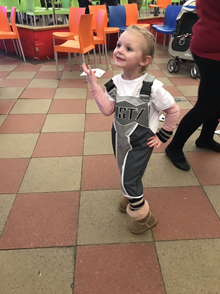 SarahJane21187's tweet photo. @SkylineGang1 @Butlins #skyline #mistyfan #xmas2018 https://t.co/8vgAuzwiho