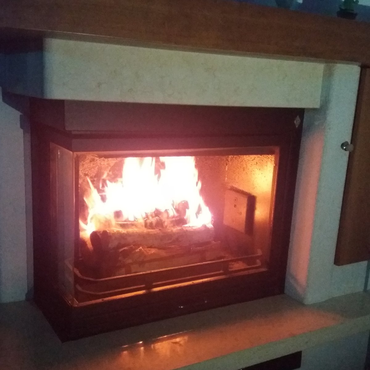 maddypez's tweet photo. What a nice hot fire... https://t.co/PeSenOLufK