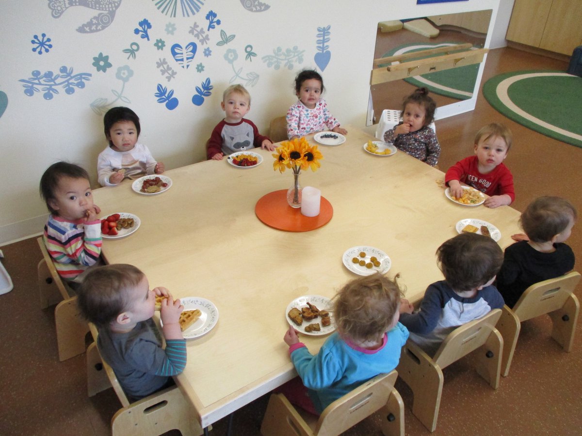 BHS_Montessori's tweet image. "We shall walk together on this path of life, for all things are part of the universe and are connected with each other to form one whole unity." #MontessoriInfant #CommunityDining