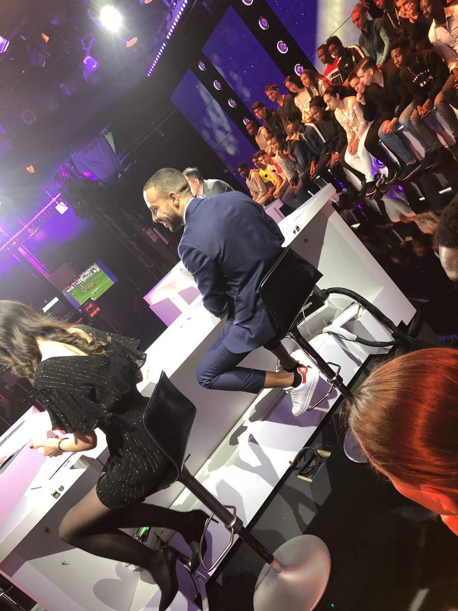 Benz_176's tweet image. T’as le droit de te retourne @SaberDesfa hein 😜 ! #Footissime