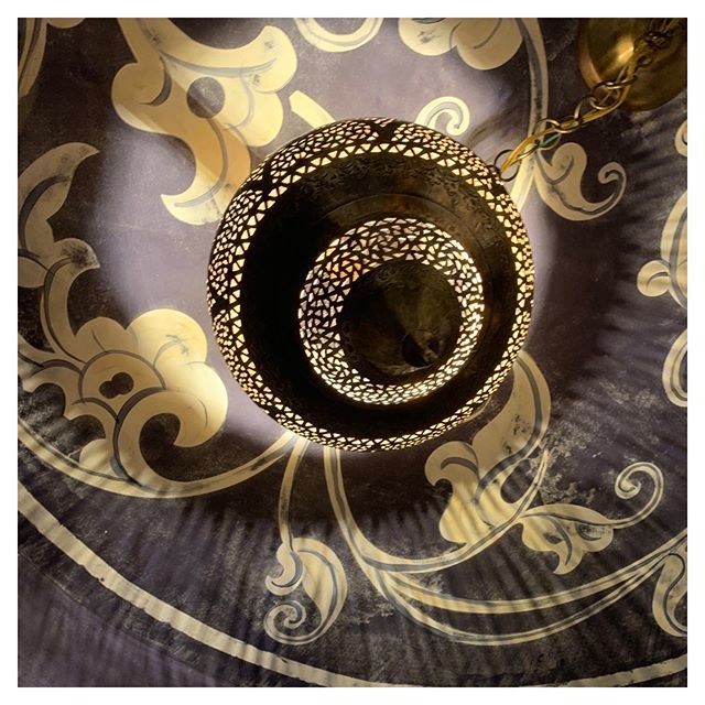 meredithheron's tweet photo. It’s hard to focus here at #HandsartHouse there’s just too much amazing here. #installationweek #meredithherondesign #modernmaximalist #meredithheronrugcollection https://t.co/Obv6MsVPF9 https://t.co/b9uIbaUWoA