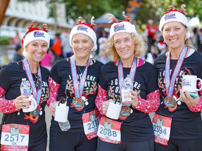 Happy Medal Monday! 🏅💚❤️
#runforaclaus #smilesformiles #medalmonday #ridethewave #runoc #runtheoc #funrun #holidaycheer #reindeer #festivefun #runhappy #runitfast