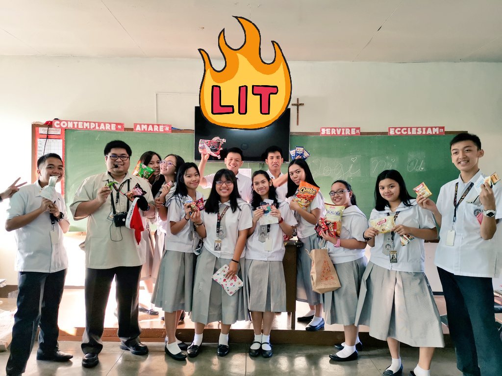 MarioTheGreat_'s tweet photo. Kris Kringle week 1: #SomethingHOT @GenOikos https://t.co/UZFnYUBo80