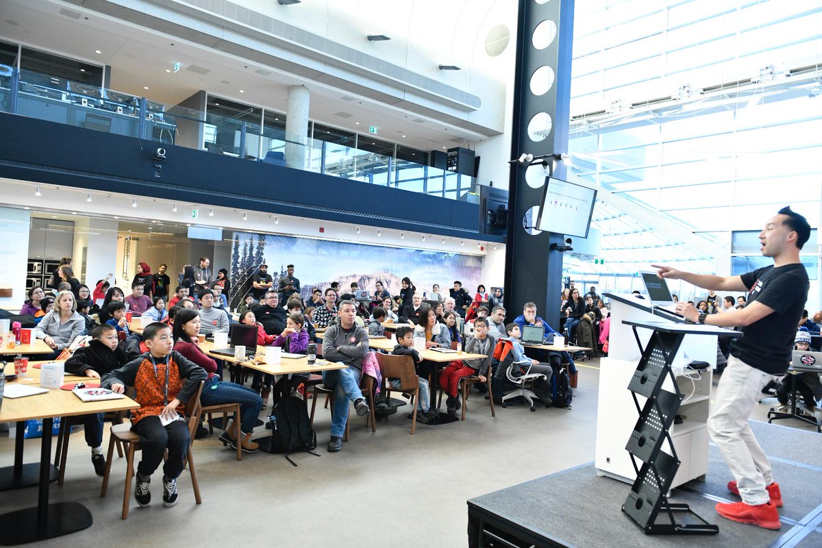 GMcanada's tweet image. #STEM education is driving the future of mobility. That's why we partnered with @ChevroletCanada & @Learningcode over the weekend for a coding event in Markham. Attendees got a glimpse into the world of self-driving vehicles & participated in a fun coding challenge! #clcCodeWeek