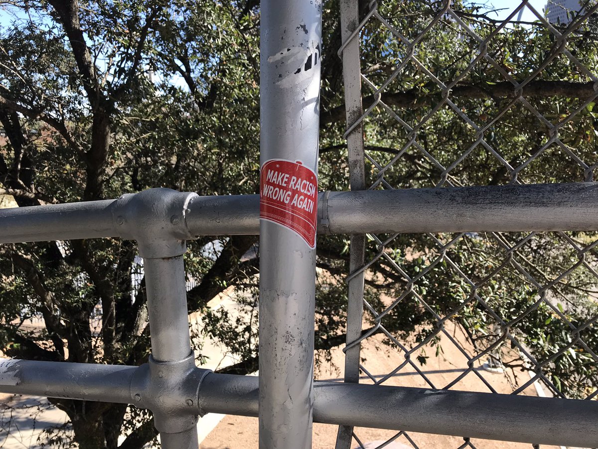 ambertreybig's tweet image. Houston, you’re pretty neat. #MRWA #lockbridge #downtown #houston