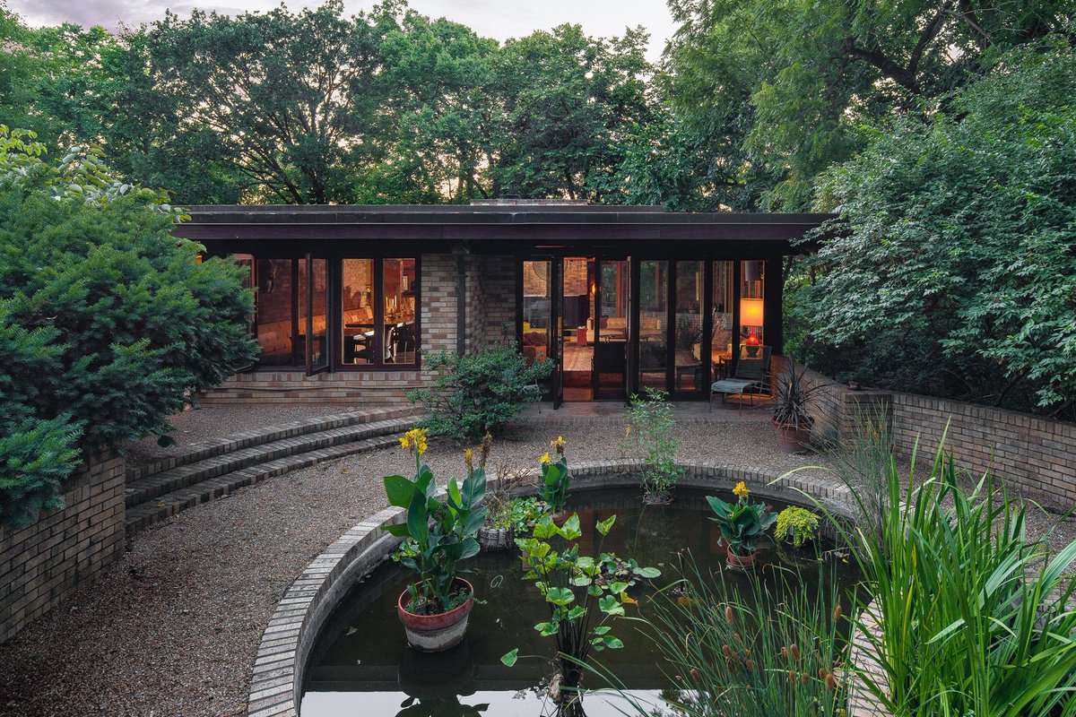 Frank Lloyd Wright–designed house hits Kansas City market. bit.ly/2Qsdms9 https://t.co/yU5avMlgg8