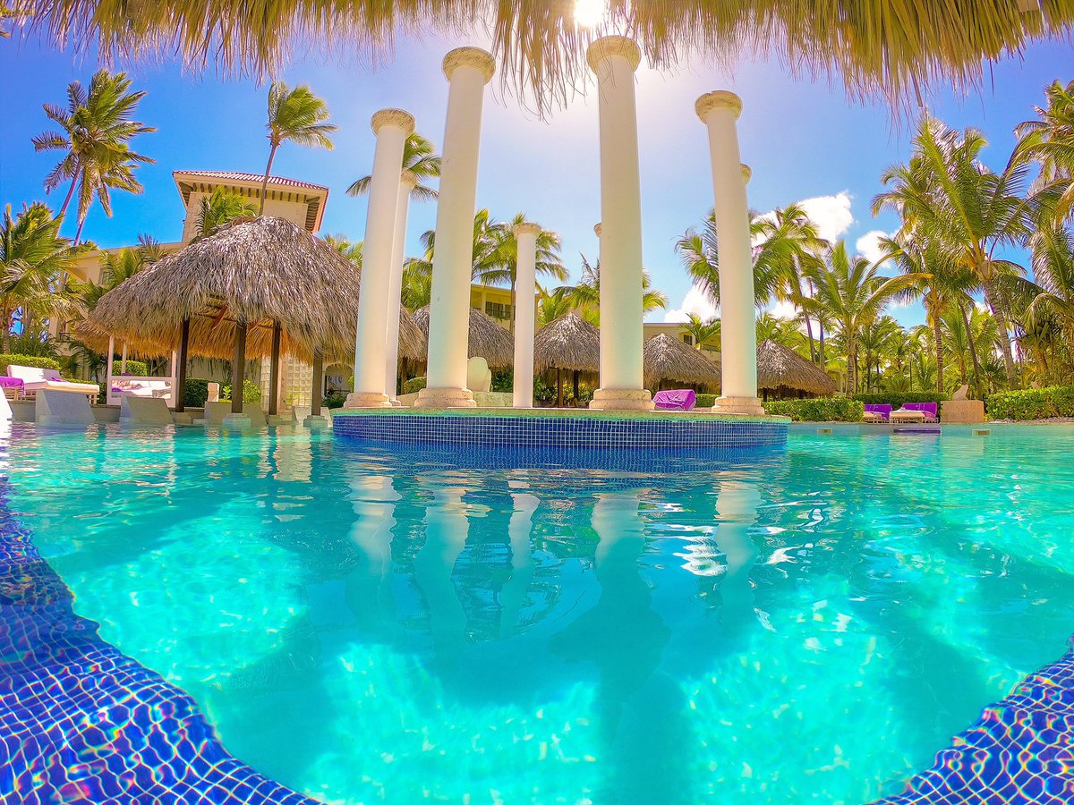 ResortDiaries's tweet photo. The sun is shining down on Paradise! ☀️🌴💙❤️🇩🇴 #ParadisusPalmaReal #WhereYouWantToBeSeen #ResortDiaries https://t.co/92O8rxh5WL