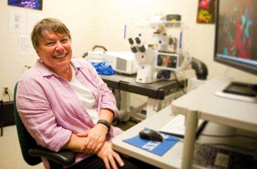 VirginiaMWeis's tweet photo. Thank you @NatureEcoEvo for inviting Pete Edmunds and me to write an obituary of @RuthDGates to celebrate her life and achievements.  It is out today at: https://t.co/UlVEEfsxh9. Thanks to @CoralTrace and @HolliePutnam for help with the writing. https://t.co/6UyJpHMOv3