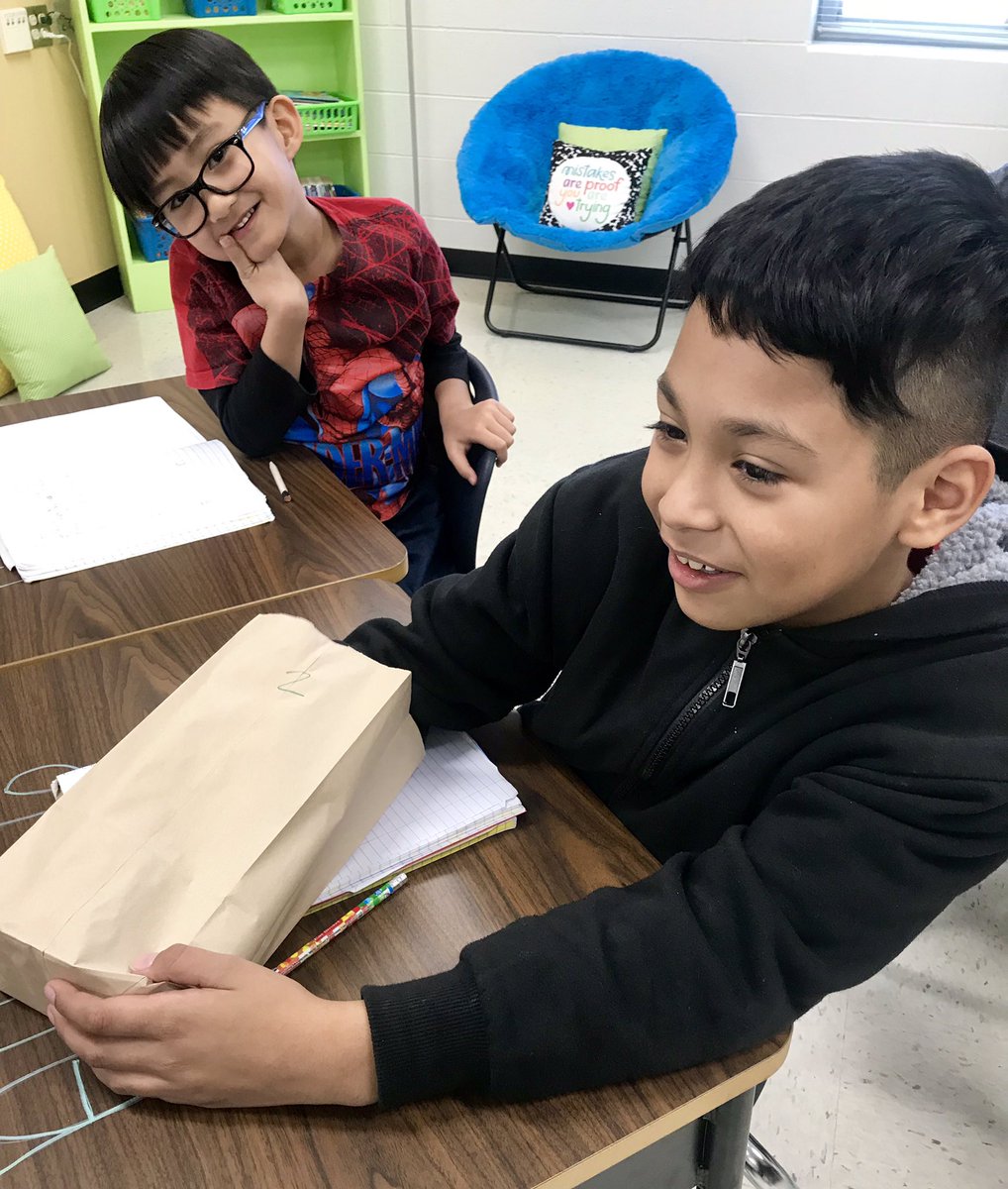 MrsKill3rd's tweet image. Mystery bag activity to practice describing different physical properties! #ThirdGradeScience #MoraLegacy