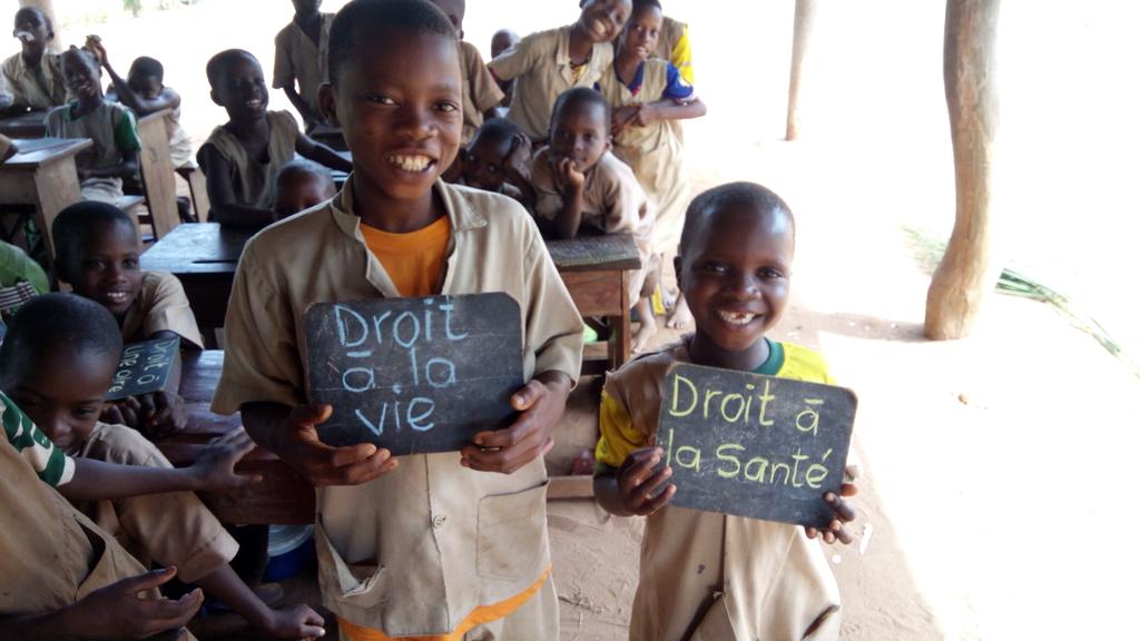 guivielias's tweet photo. Journée internationale des #droits de l'homme et 70 ans de la #dudh, nous étions cet après-midi à #Avrankou en compagnie des écolier(E)s pour commémorer ce double événement.
@wasexo @voacitoyennes @COLIKOOs @eshter0 @MigueleHoueto @LandryAdelakoun @Avlessifiacre @villeAvrankou https://t.co/TpRWmwMahA
