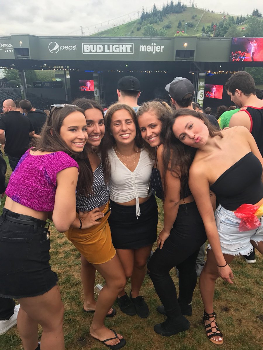 happy birthday to the sweetest person ever💓💋😙 i hope you have an amazing day sophie love you girly!!❤️😋 <a href="/sophiesmythe3/">Sophie Smythe</a>