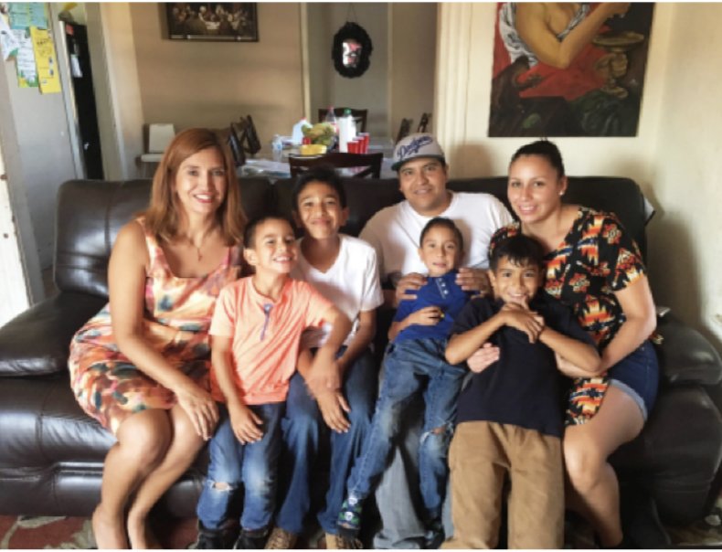 attendanceworks's tweet photo. Do home visits by teachers really improve student attendance? A new study from the @PTHVP @JohnsHopkins finds that the answer is a resounding yes. On our blog:  https://t.co/XgqHn17utX #SchoolEveryDay https://t.co/tngzmap2bk