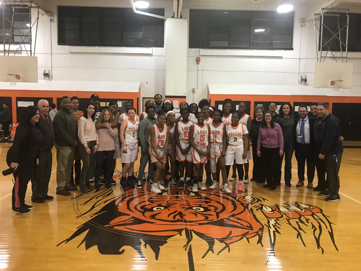 SVHStigers's tweet image. First home game of the year and staff appreciation day for the East Ramapo Lady Titans Basketball team! Thank you to all of our teachers for what you do day in and day out!!! #transformationalteaching