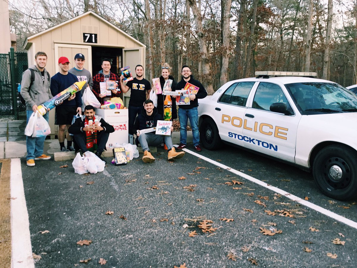 TriDeltaSU's tweet image. So thankful to work alongside Kappa Sigma and Stockton PD for Toys for Tots! We were able to raise over $400 to help bring the magic of Christmas to local children 🎅 #stopthestereotype