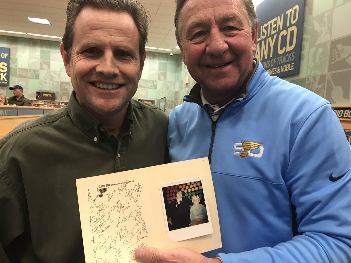 mybluesnote's tweet photo. A Blues fan named Chris came @BNStPeters tonight for Bernie Federko’s @mybluesnote book signing. The last time they met: 1978. @TriumphBooks https://t.co/v5lx7Bdhnf