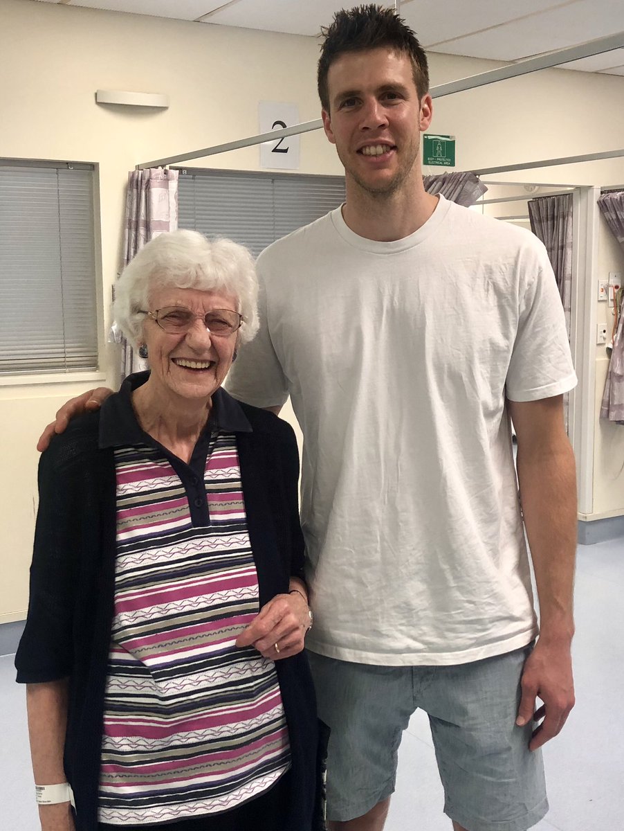 WellFoundation_'s tweet photo. Spreading the Christmas cheer - SKYCITY Breakers NZ Tom Abercrombie surprised patients &amp; staff at North Shore Hospital today! 🎅 

We love the smiles he brought to many faces 👍 

Thanks Tom for being a great Ambassador for the Well Foundation 🎄 #WaitemataDistrictHealthBoard https://t.co/1aCyAs28fF