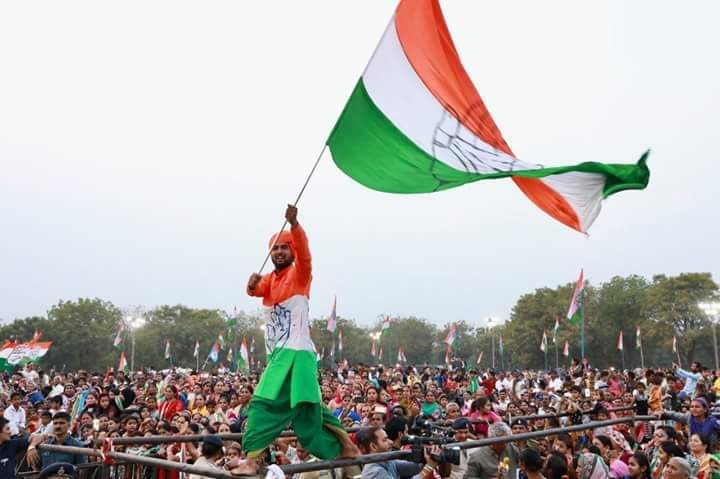 safeerpazhery's tweet image. നാം നെയ്തെടുത്ത മതേതരത്വം നഷ്ടപ്പെടുത്താനുള്ളതല്ല
ഇതെന്റെ രാജ്യമാണ്
ഇതെന്റെ കോൺഗ്രസാണ്
ഇത് ഫീനിക്സ് പക്ഷിയാണ്
തിരിച്ച് വരവാണ്
#Rahulgandi #indiannational_congress
#withrahul 

@RahulGandhi @KeralaNsui @KeralaWithRG