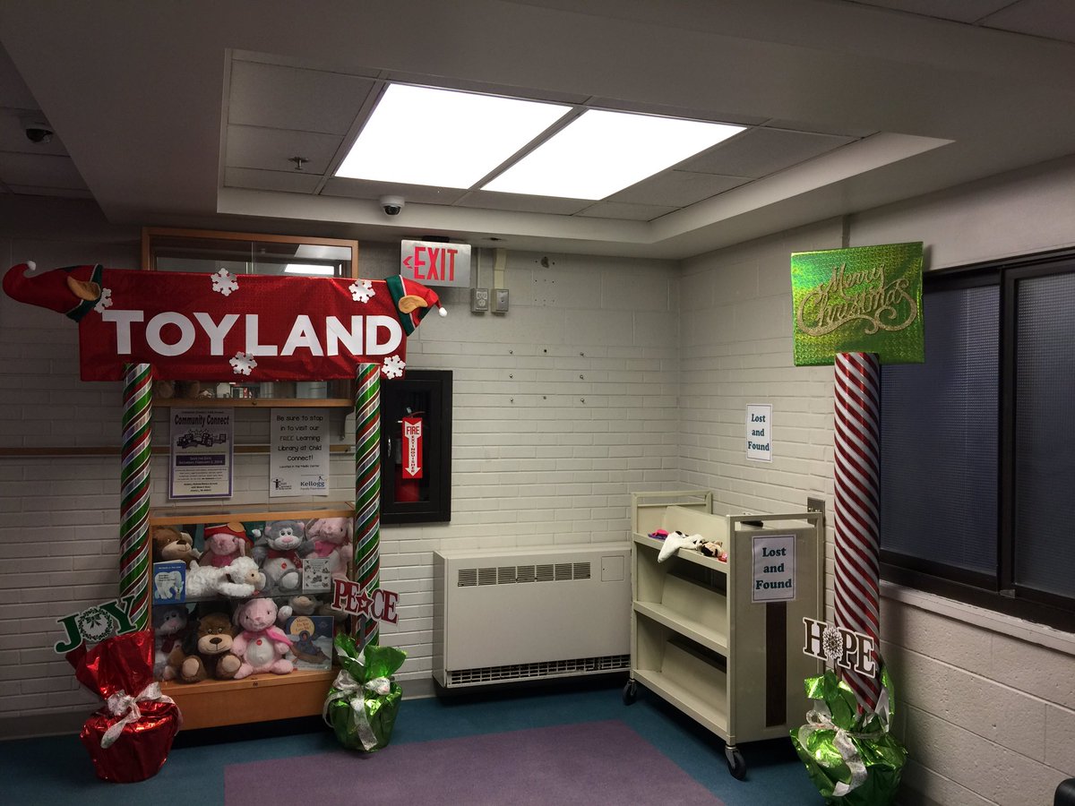 Many thanks to our neighbor here at the Little Highlanders Learning Center, Jo Ann Cook from Child Connect, for decorating our entry way for the holidays!!