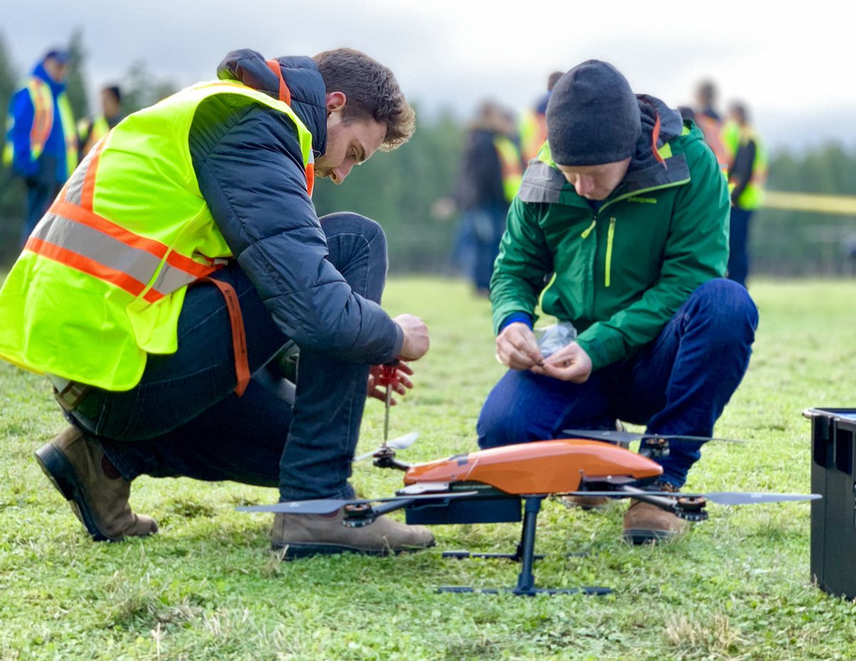 jaredhunt's tweet photo. One point of the #BVLOStrials is to look at the integration of multiple technologies; we are testing ops near dusk, with 3 drones in the air testing light beacons, @iris_automation and @KongsbergGeo systems. Will also look to test AVSS‘ technology. #DronesForCanada #DroneSafety https://t.co/AGOrJxiP9s