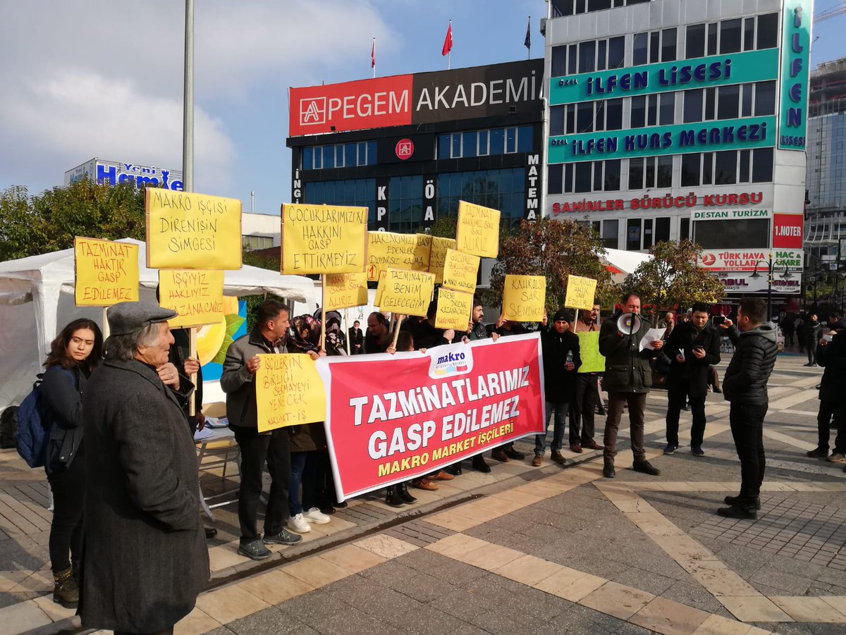 Nrslitrn1's tweet photo. @RT_Erdogan Makro işçileri hakkını alamadı bu bir hak değil mi insan değiller mi yoksa işçi sınıfı diye mi adlandiralim.insan haklari gunu kutlu olsun☝️🇹🇷 #MakroİscininHakkınıOEde #sefikcaliskan #serefsongor https://t.co/9yeFpzgEuU